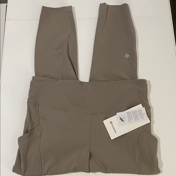 Lululemon - Fast and Free High Rise Tight 25” *Pockets - NWT - Picture 2 of 6